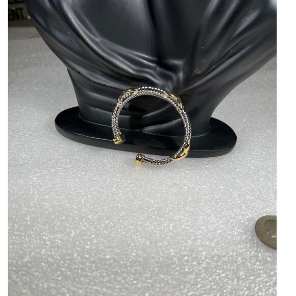 Silver Gold Tone Twisted Metal Bracelet Cuff Deadstock New in pack - Picture 7 of 16